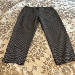 Zac & Rachel dress pants, women’s size 10, cute black and white design